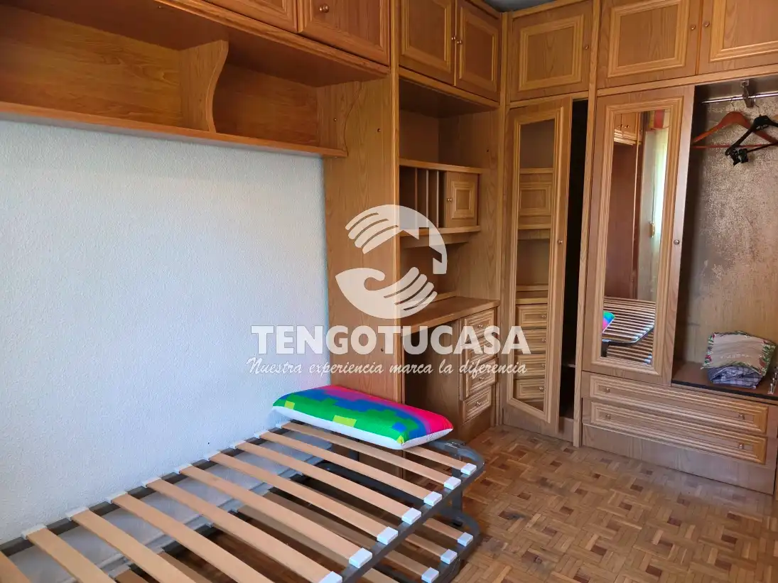 Habitación de Piso en venta en Madrid con Calefacción, Parquet y Terraza