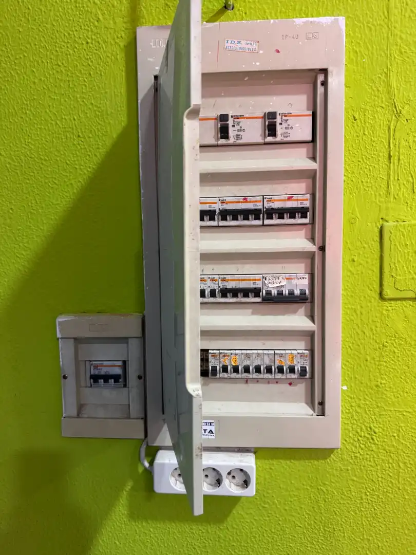 Local en venta en Cáceres con Aire acondicionado