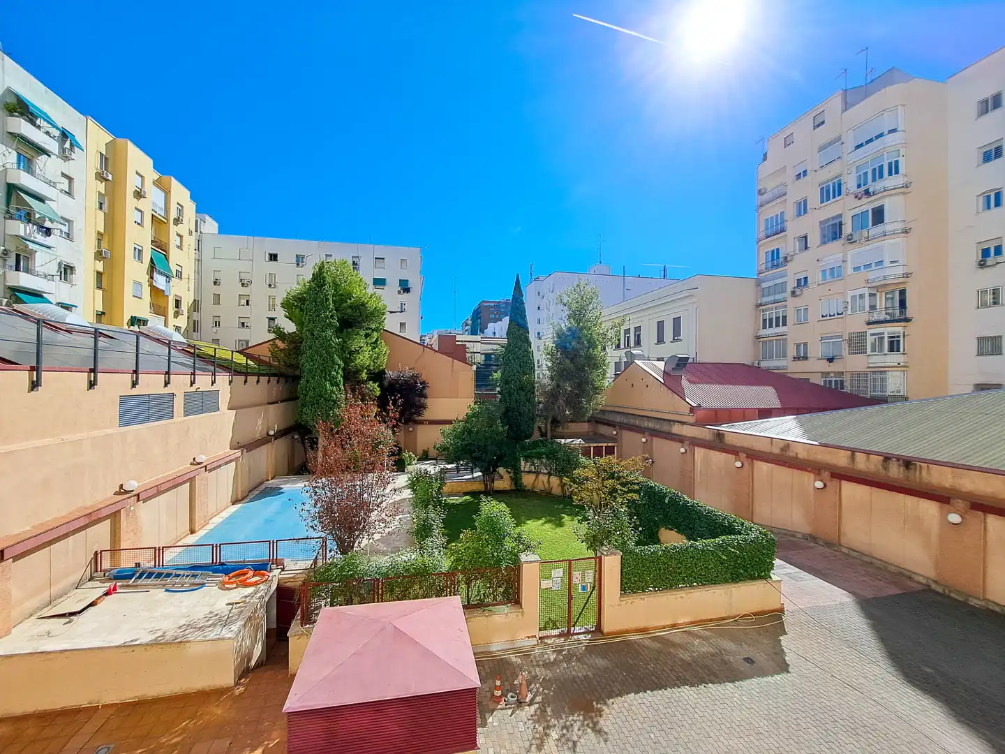 Piscina de Estudi en venda en Madrid amb Aire condicionat, Calefacció i Parquet
