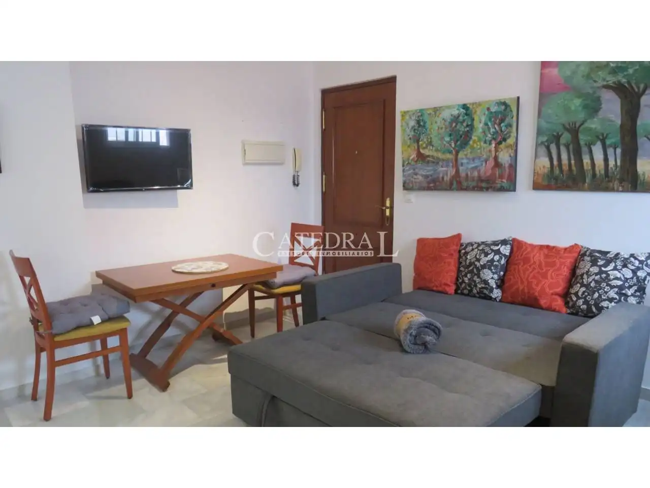 Dormitori de Apartament de lloguer en Sevilla amb Aire condicionat, Calefacció i Moblat