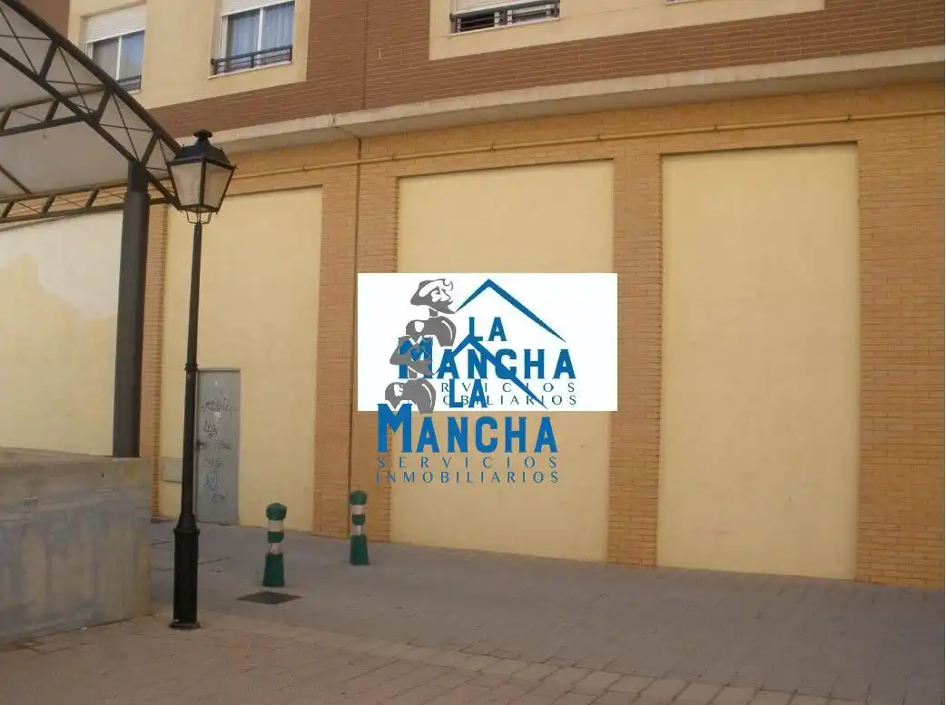 Local en venta en Calle SAN CARLOS DE NICARAGUA, Imaginalia - Llanos del Águila