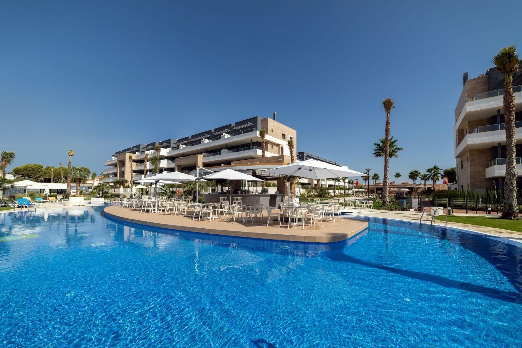 Piscina de Àtic en venda en Orihuela amb Aire condicionat, Calefacció i Jardí privat