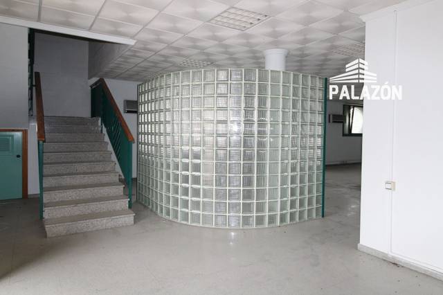 Nave industrial en Alquiler en Cox