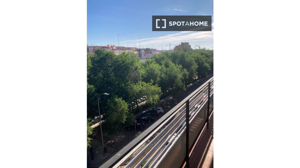 Vista exterior de Piso de alquiler en  Madrid Capital con Aire acondicionado, Calefacción y Amueblado