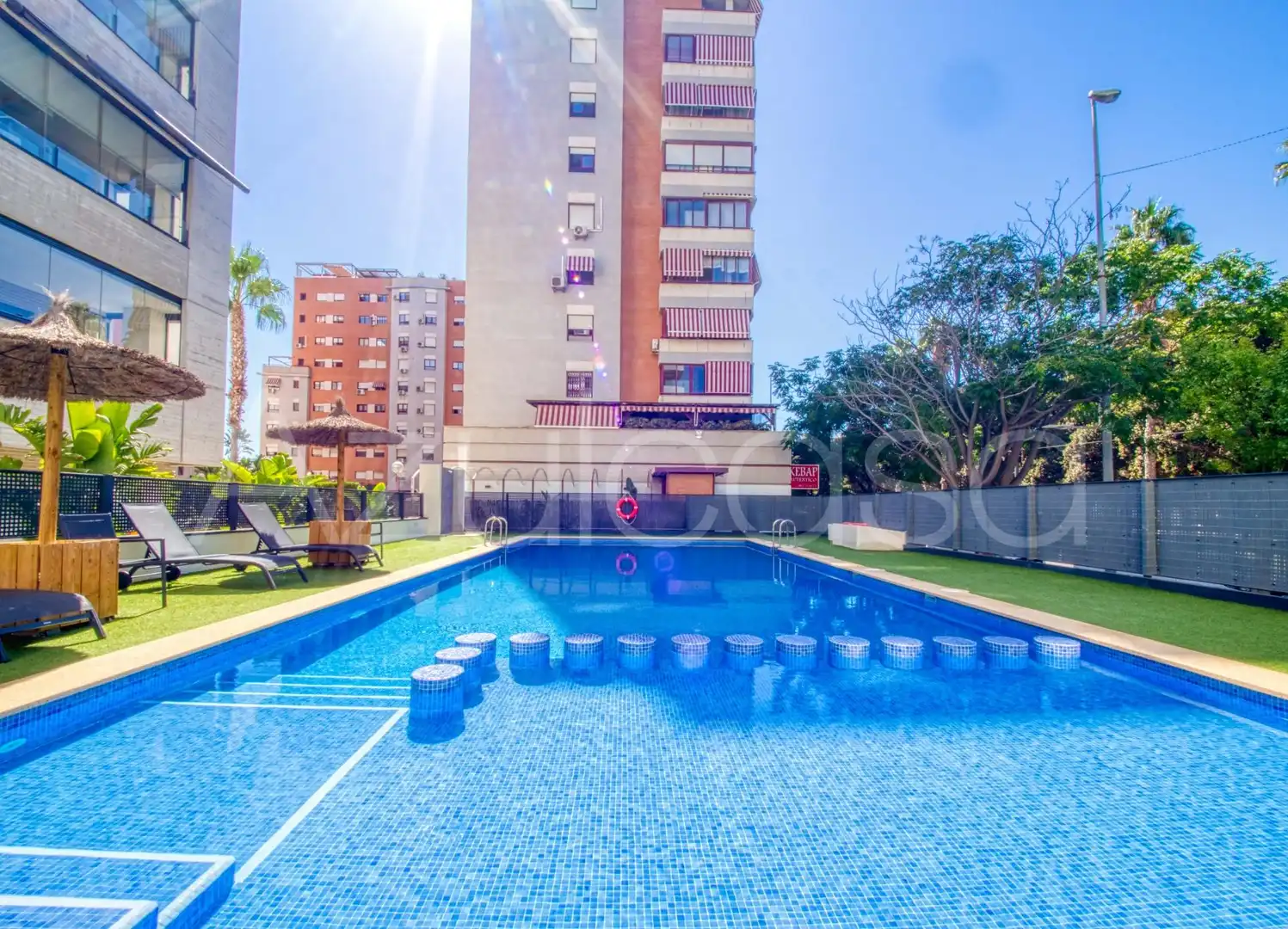 Piscina de Pis en venda en Alicante / Alacant amb Aire condicionat, Calefacció i Terrassa
