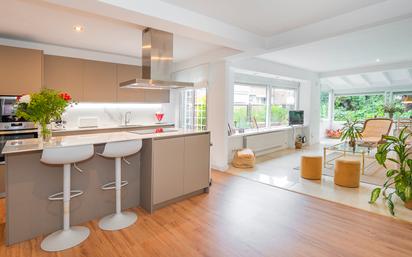 Kitchen of Single-family semi-detached for sale in  Madrid Capital  with Air Conditioner and Terrace