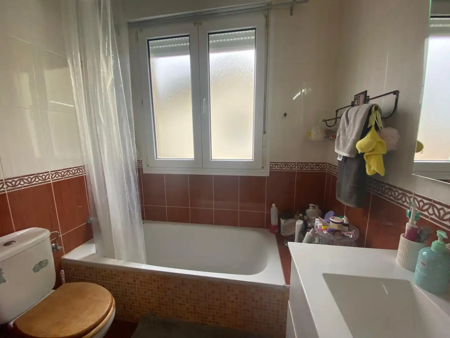 Bathroom of Detached homes for sale in Castro-Urdiales  with Heating, Private garden and Parquet flooring