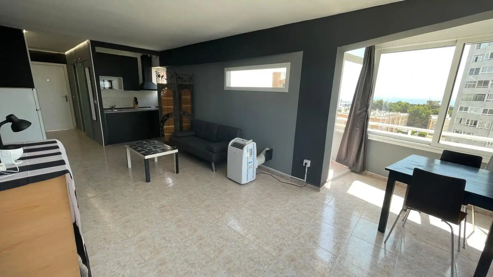 Sala d'estar de Estudi de lloguer en  Palma de Mallorca amb Aire condicionat, Calefacció i Terrassa