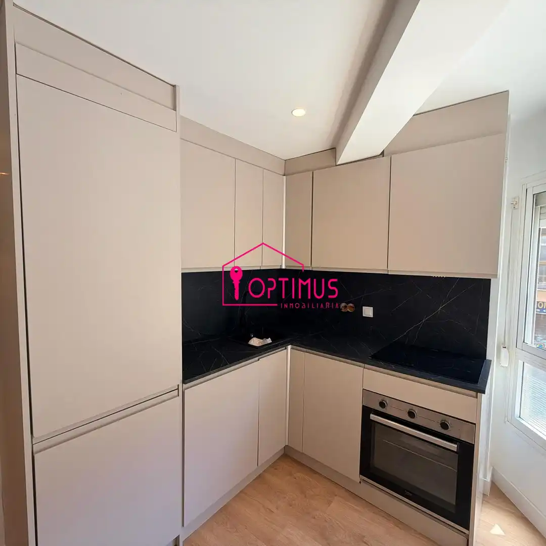 Kitchen of Apartments for sale in Valencia  with Air Conditioner, Oven and Balcony