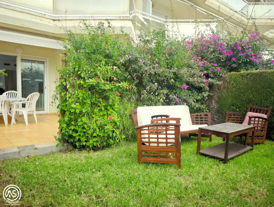 Jardí de Apartament de lloguer en Mont-roig del Camp amb Aire condicionat, Calefacció i Jardí privat
