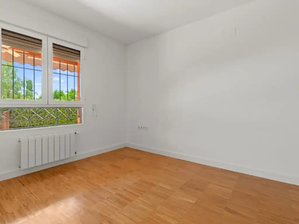 Dormitori de Apartament en venda en Alicante / Alacant amb Aire condicionat i Internet