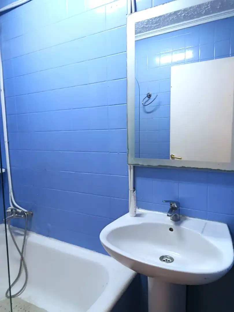 Baño de Piso en venta en Valencia con Balcón y Alarma