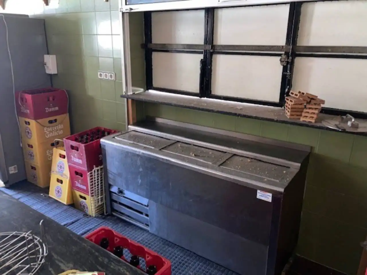 Local en venta en Cornellà de Llobregat