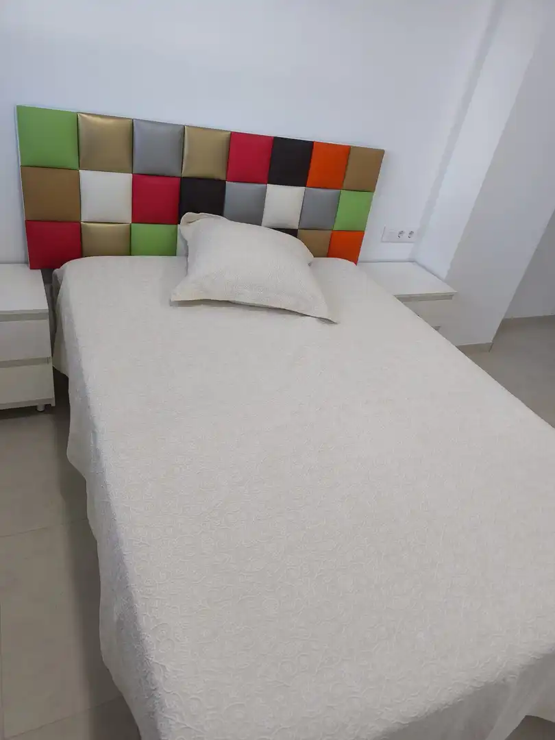 Schlafzimmer von Wohnungen zur Miete in Cáceres mit Klimaanlage, Heizung und Möbliert