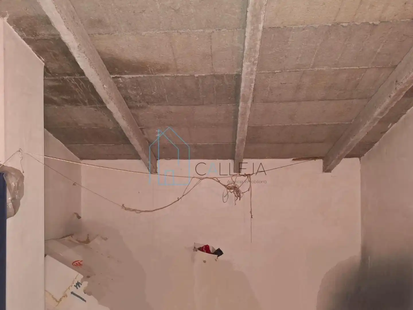 Piso en venta en Ourense Capital  con Calefacción, Trastero y Amueblado