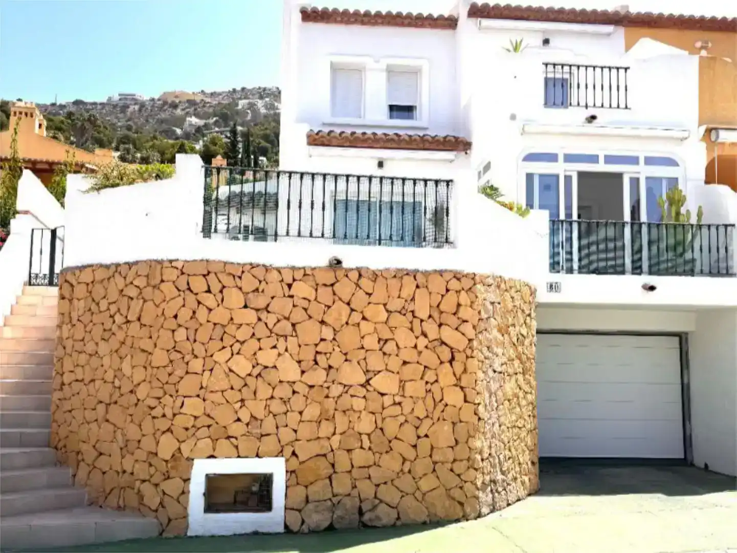 Vista exterior de Dúplex en venda en Altea amb Aire condicionat, Piscina i Balcó