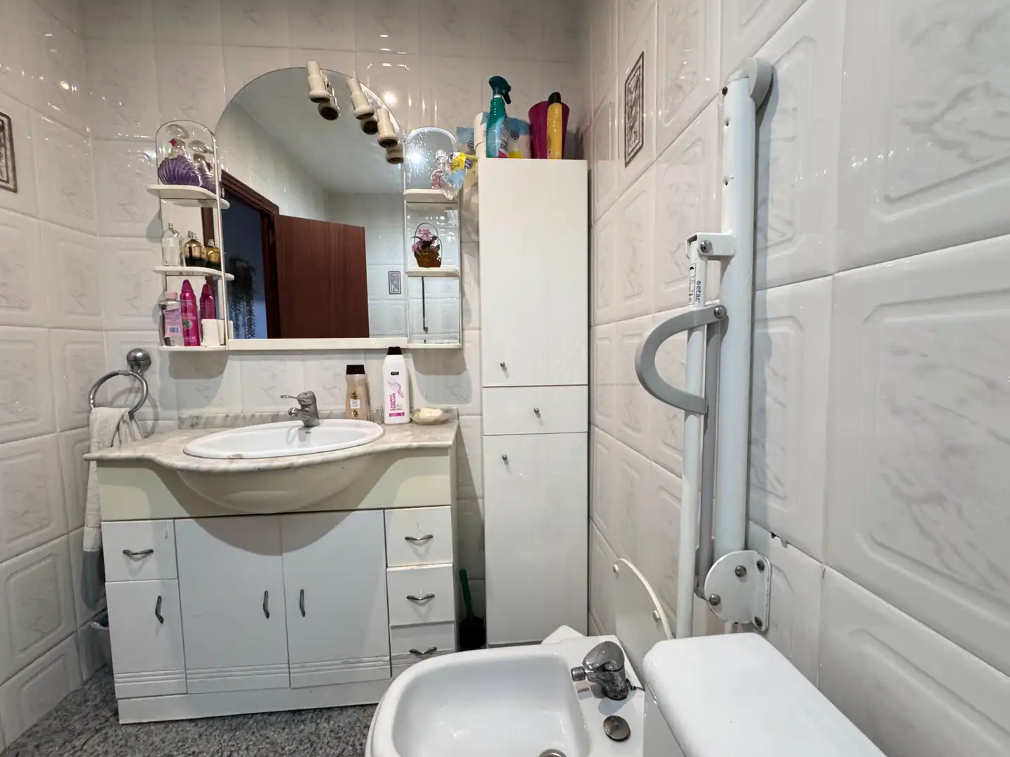 Bathroom of Flat for sale in Canovelles  with Air Conditioner, Heating and Balcony