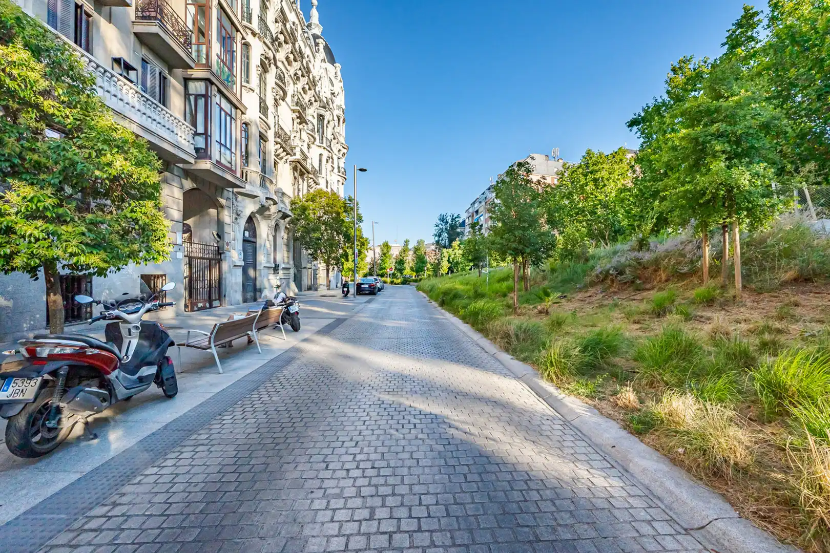 Außenansicht von Geschaftsraum zur Miete in Madrid mit Klimaanlage, Heizung und Alarm