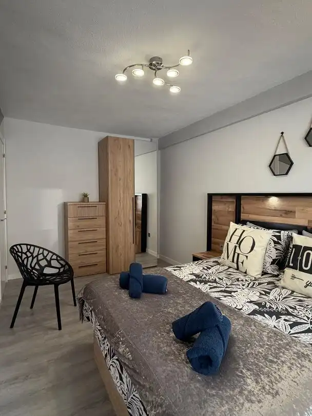 Schlafzimmer von Wohnung zur Miete in Gijón  mit Heizung, Terrasse und Balkon