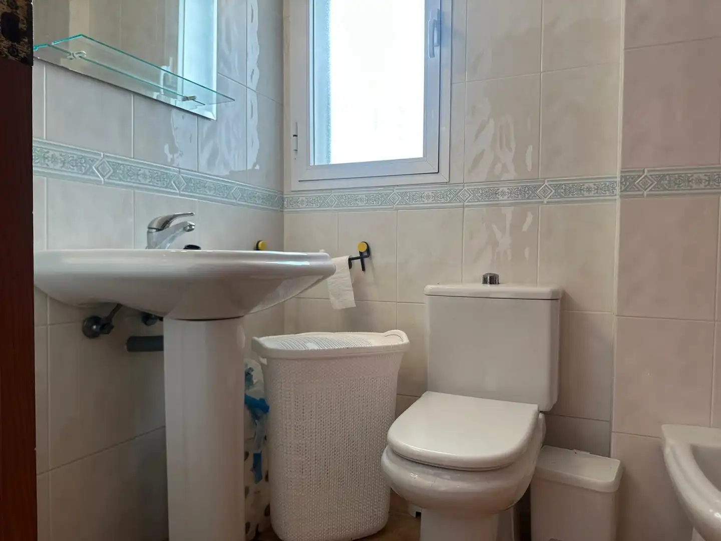 Baño de Apartamento en venta en Chiclana de la Frontera con Terraza, Amueblado y Piscina comunitaria