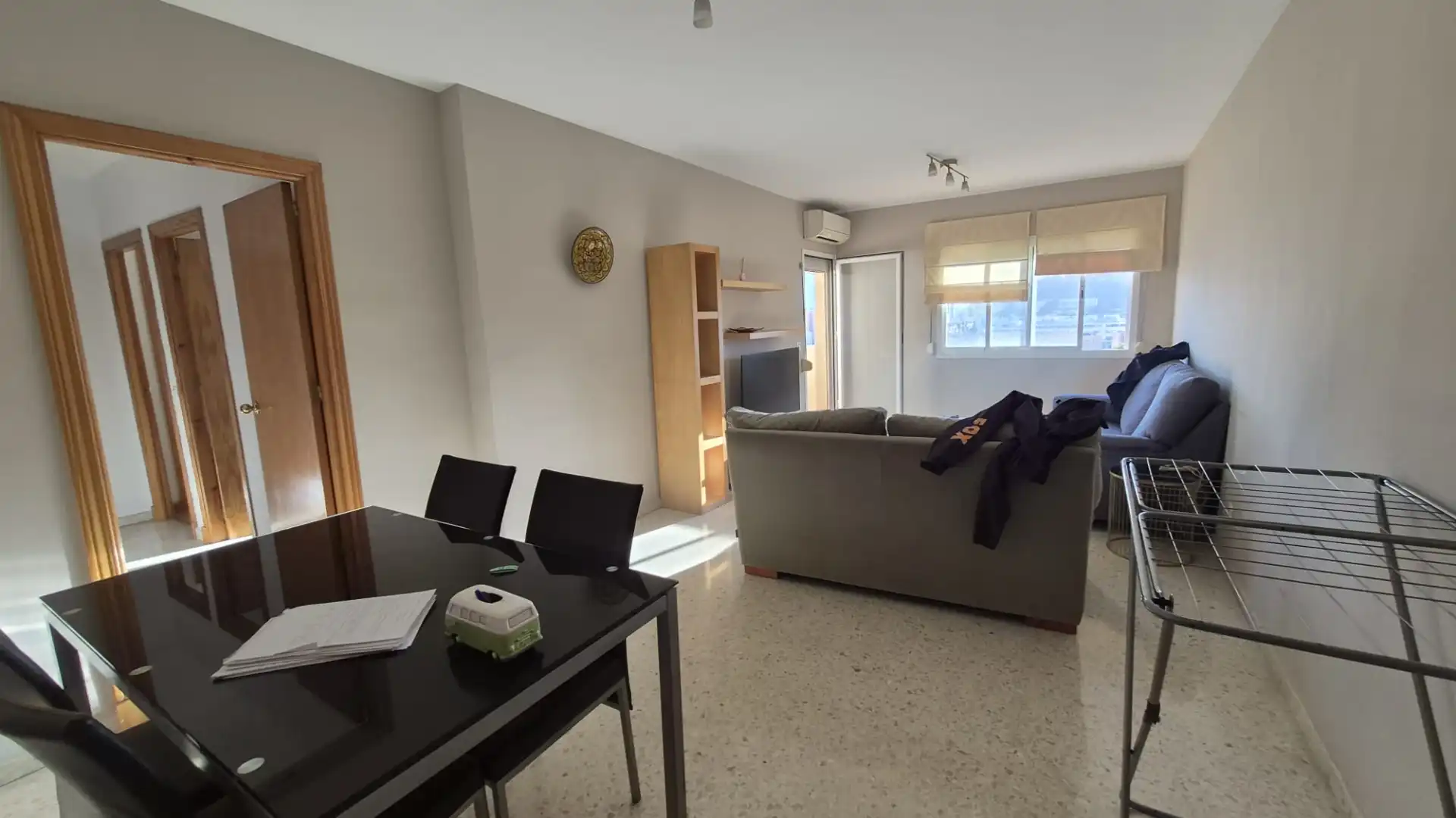 Living room of Flat for sale in Algeciras  with Air Conditioner, Terrace and Furnished