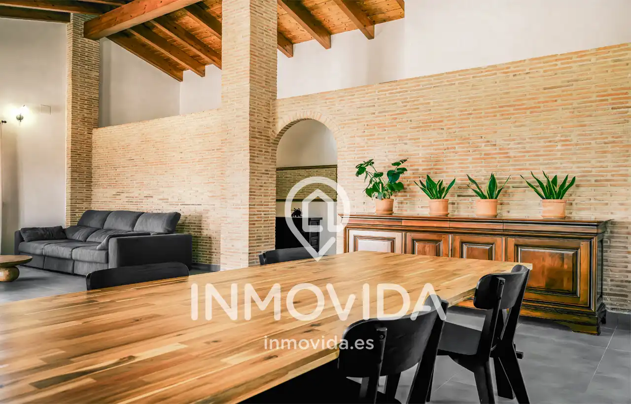 Vista exterior de Casa o xalet en venda en L'Énova amb Aire condicionat, Jardí privat i Terrassa
