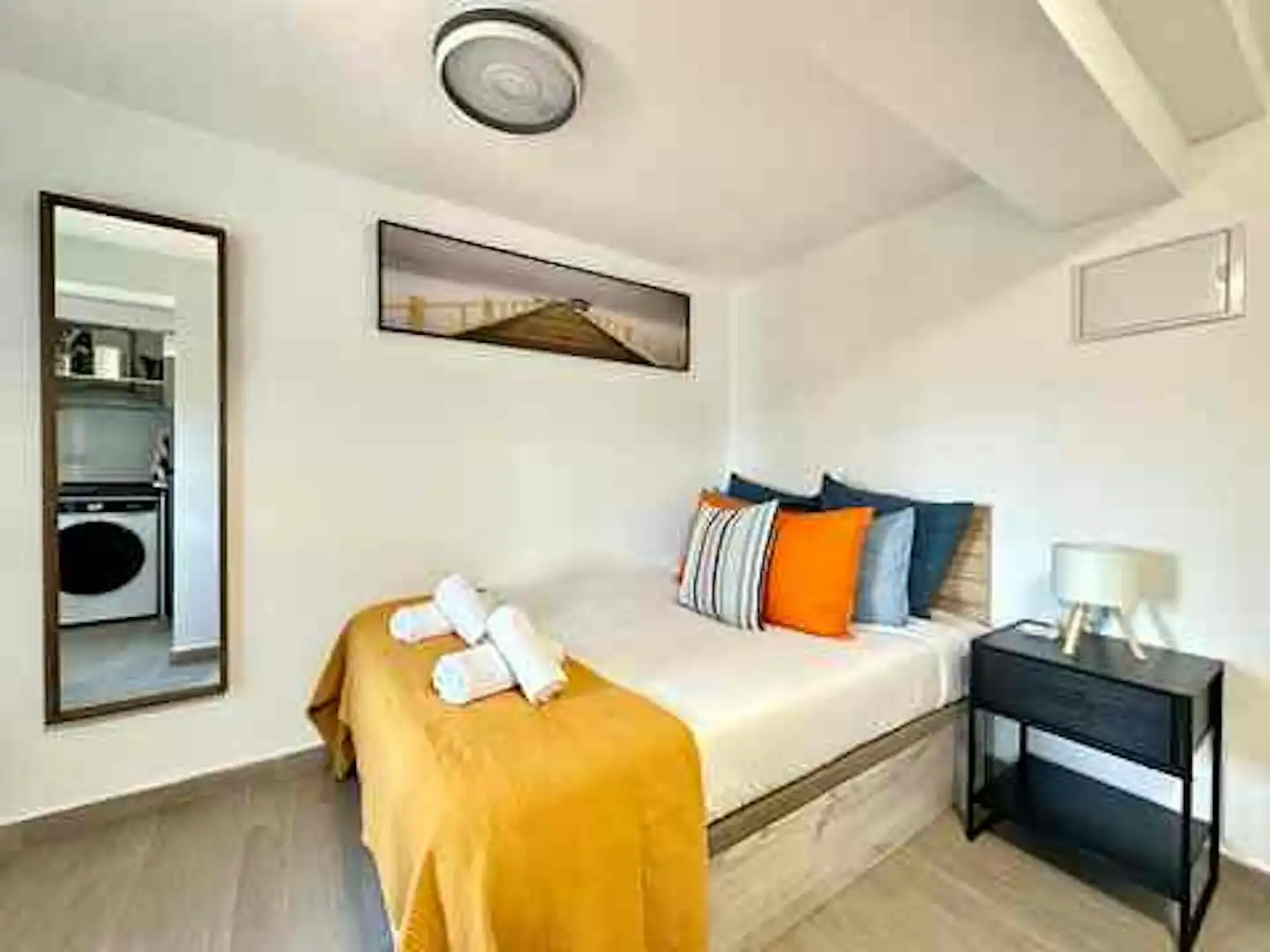 Bedroom of Flat for rent in Madrid  with Air Conditioner, Heating and Washing machine