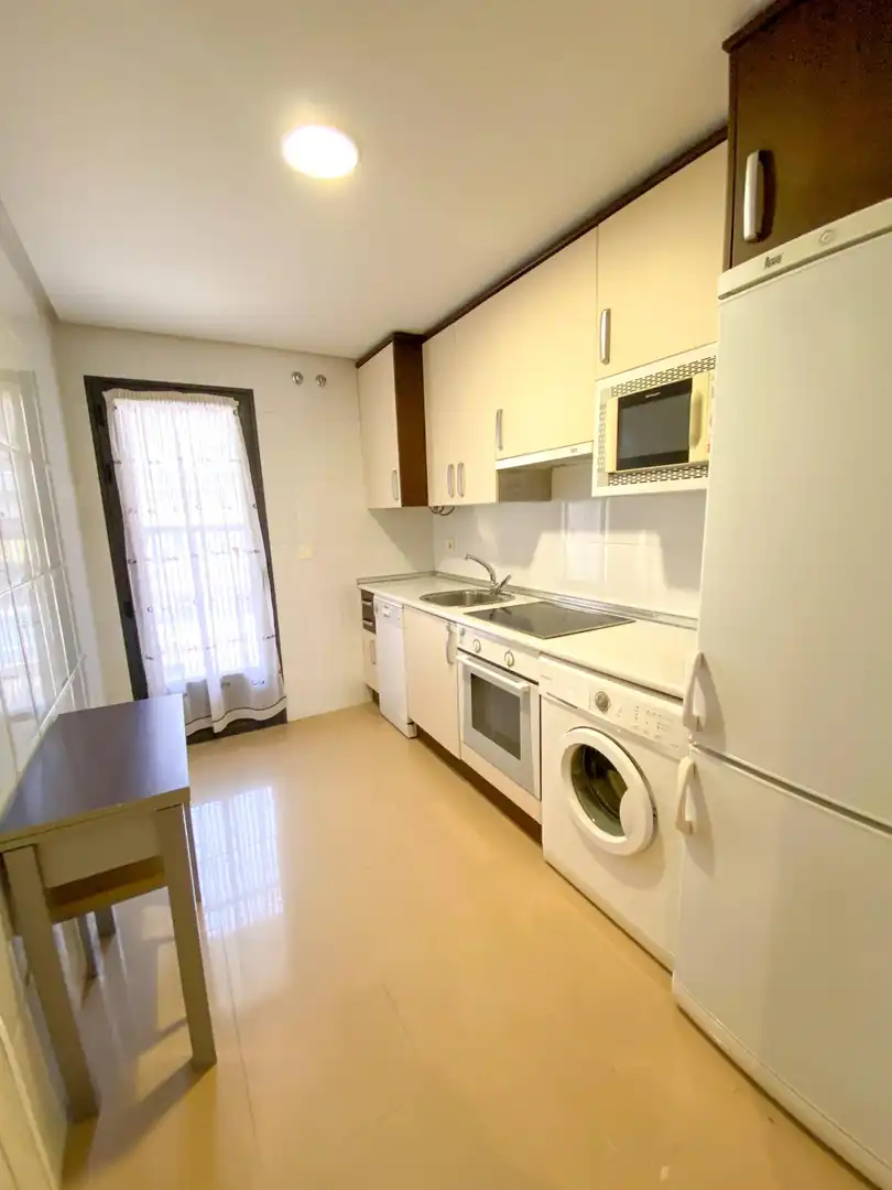 Küche von Wohnung zur Miete in Madrid mit Klimaanlage, Heizung und Parkett