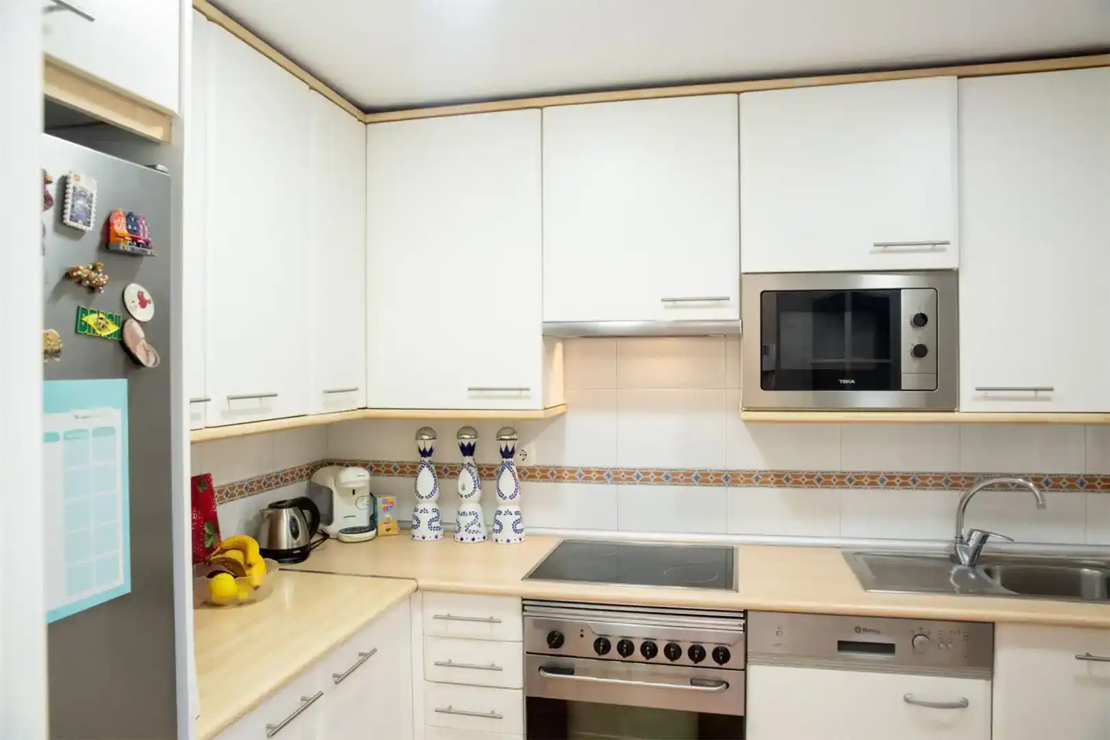 Cuina de Apartament de lloguer en Marbella amb Aire condicionat, Piscina i Balcó