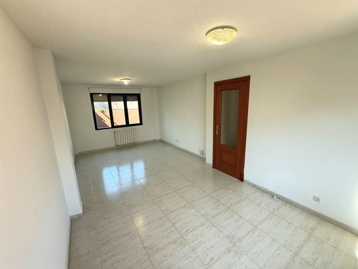 Sala de estar de Casa adosada en venta en Yunquera de Henares con Aire acondicionado, Calefacción y Jardín privado