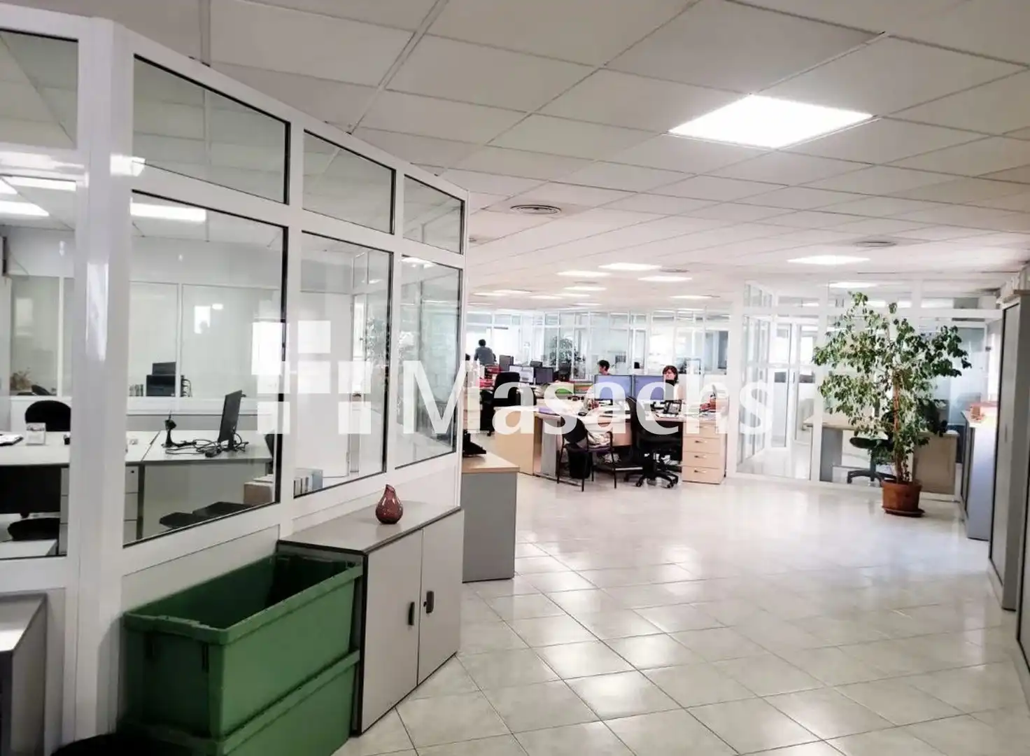 Nau industrial de lloguer en Cornellà del Terri amb Calefacció