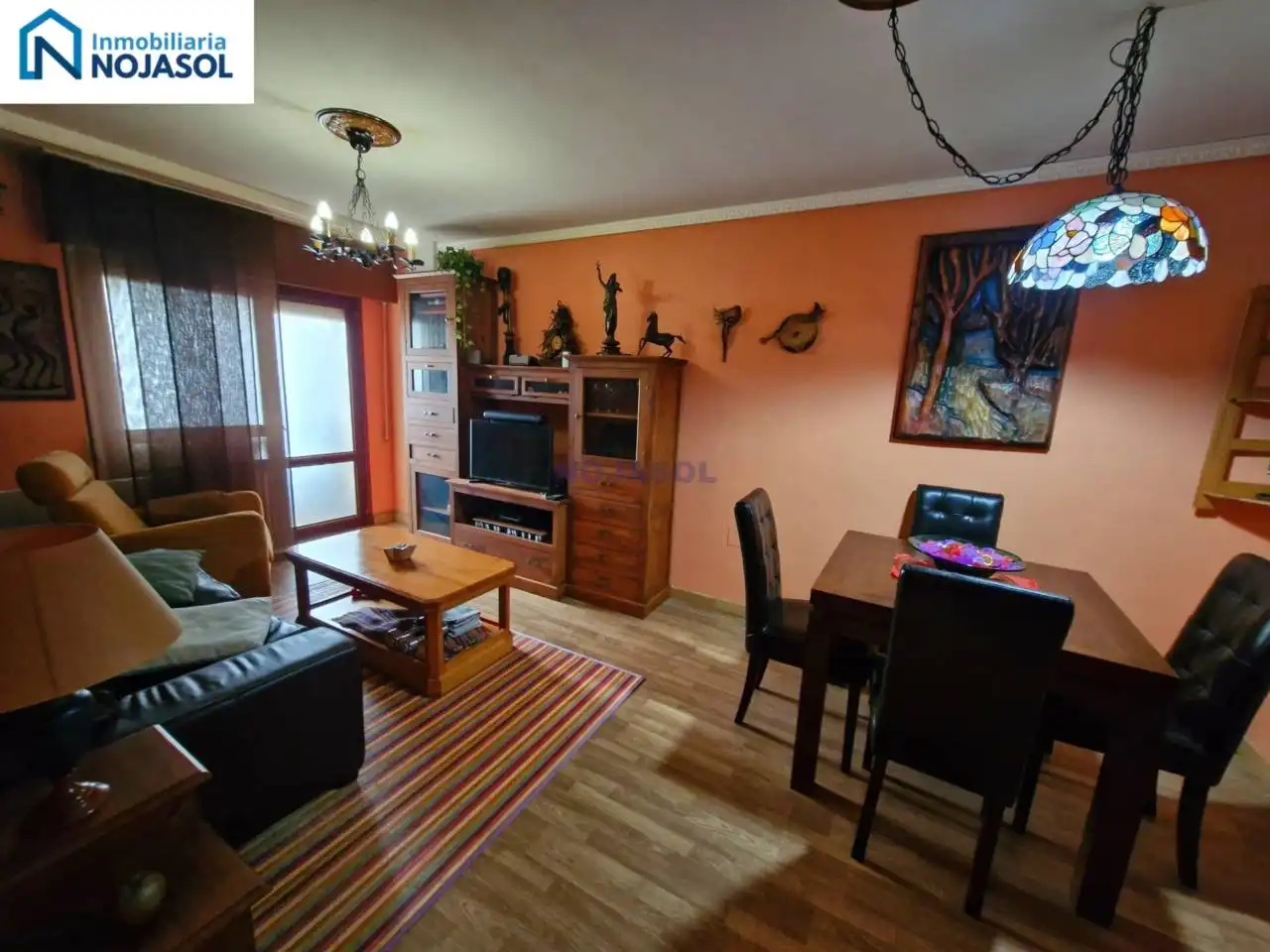 Sala d'estar de Apartament en venda en Noja amb Calefacció, Terrassa i Moblat