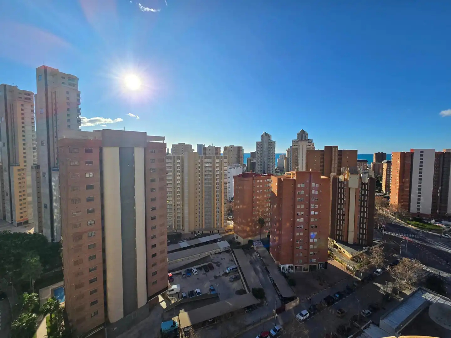 Vista exterior de Apartamento en venta en Benidorm con Amueblado y Piscina comunitaria
