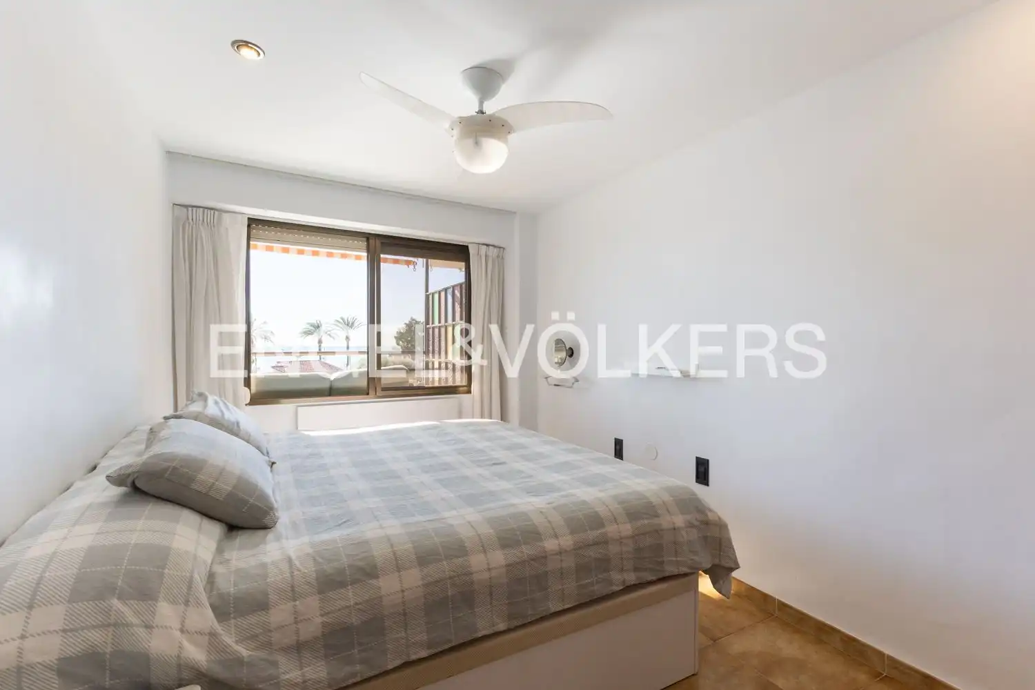 Bedroom of Flat for sale in Benicasim / Benicàssim  with Air Conditioner, Heating and Private garden