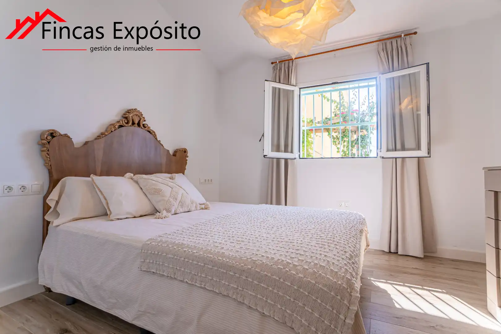 Dormitori de Casa o xalet en venda en Vélez-Málaga amb Aire condicionat i Terrassa