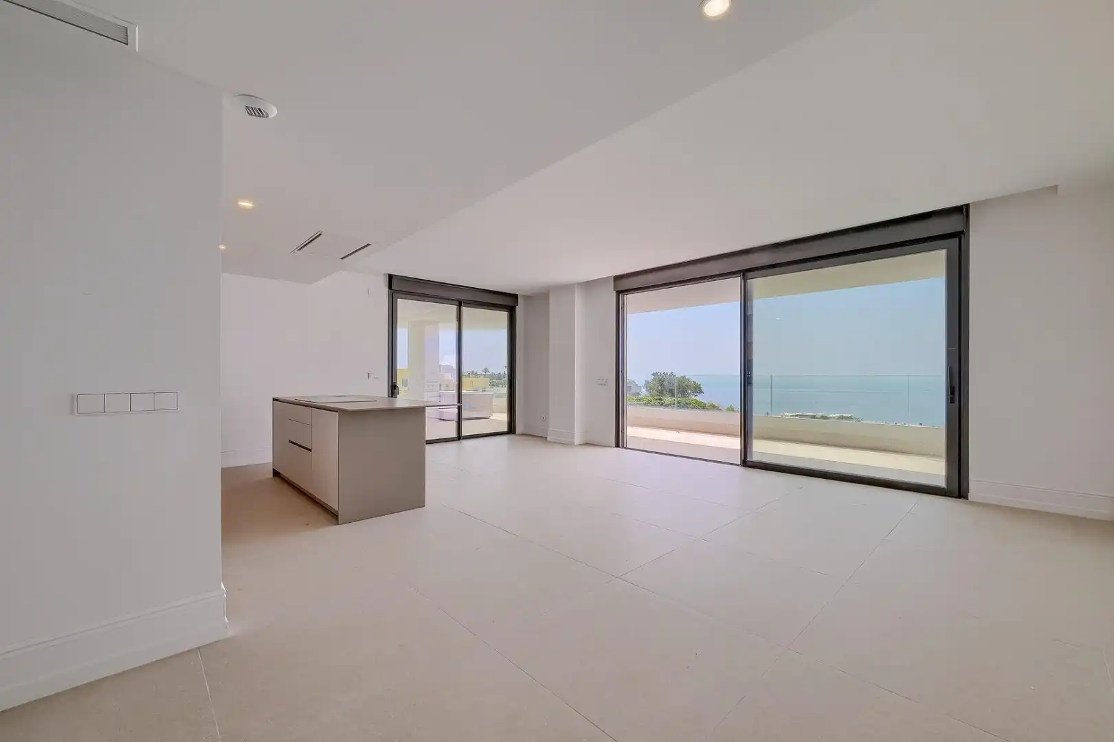 Living room of Apartments for sale in Fuengirola  with Air Conditioner, Terrace and Storage room