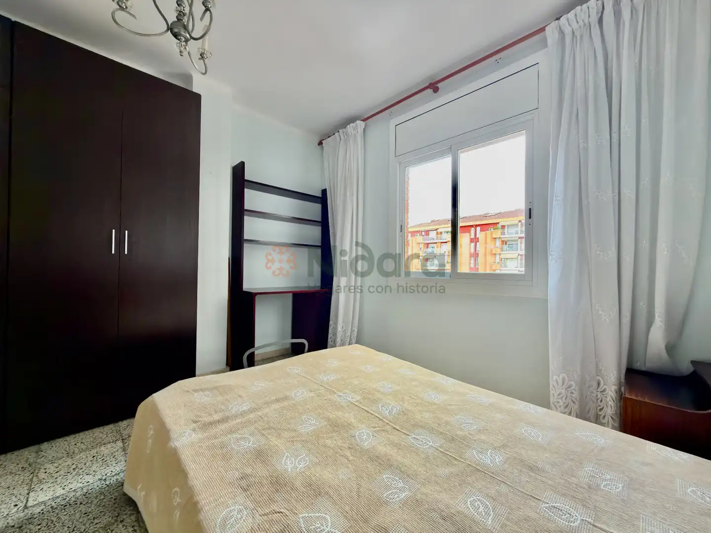 Schlafzimmer von Wohnung zum Verkauf in Barcelona mit Möbliert, Ofen und Balkon