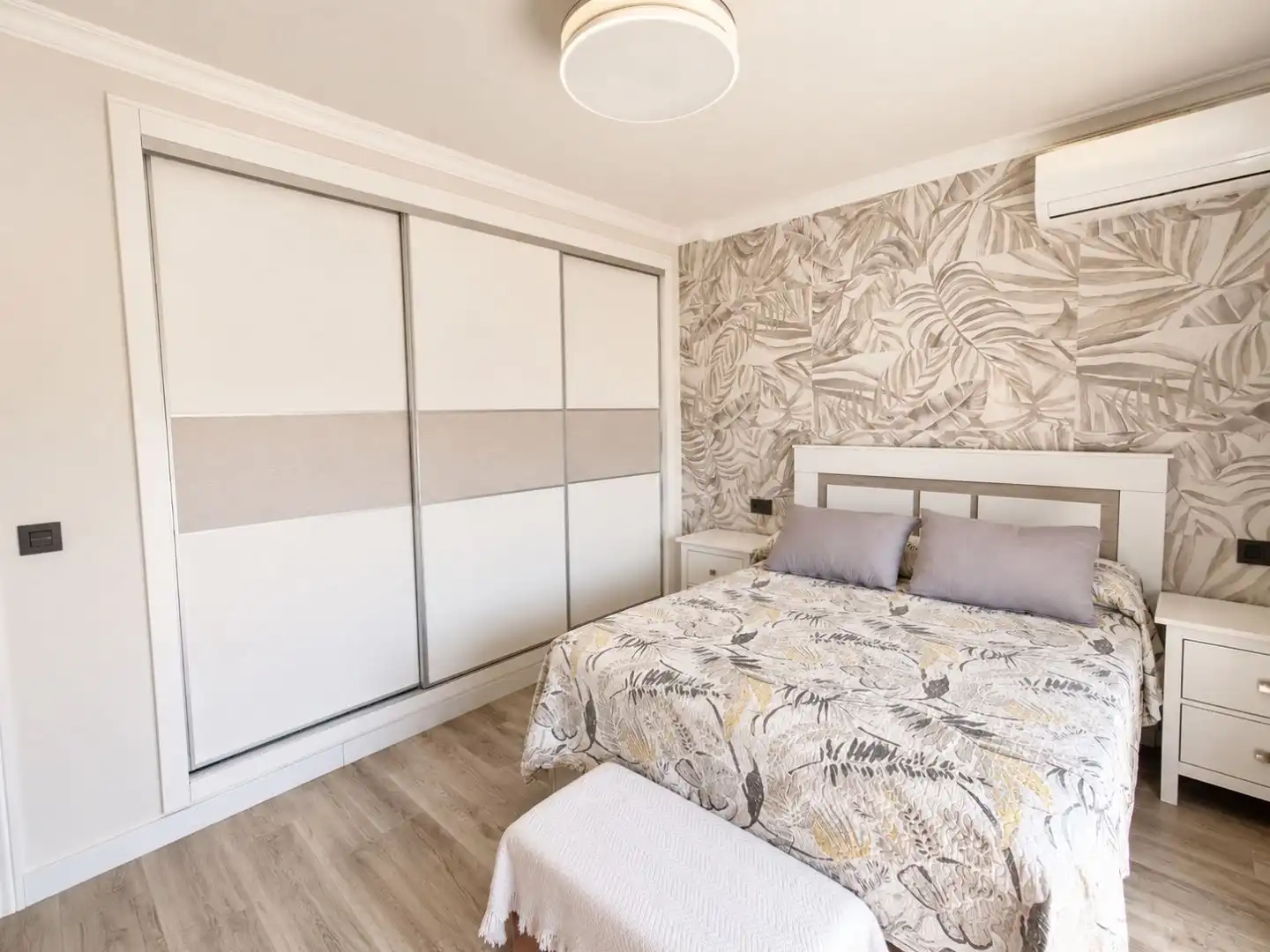 Habitación de Casa adosada en venta en Almuñécar con Aire acondicionado, Terraza y Balcón