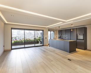 Sala d'estar de Apartament en venda en Alcobendas amb Aire condicionat, Calefacció i Terrassa