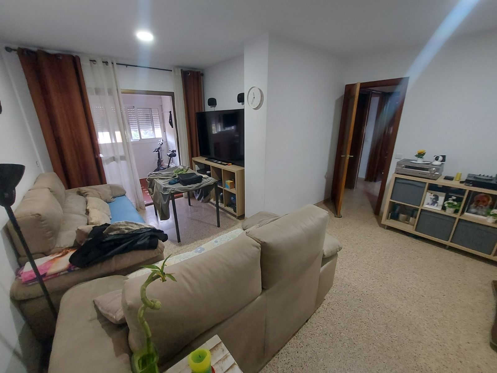 Sala d'estar de Pis en venda en  Sevilla Capital amb Aire condicionat, Moblat i Balcó