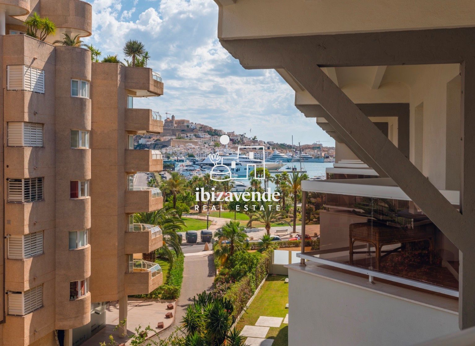 Duplex to rent in de Joan Carles I, Marina Botafoc - Platja de Talamanca
