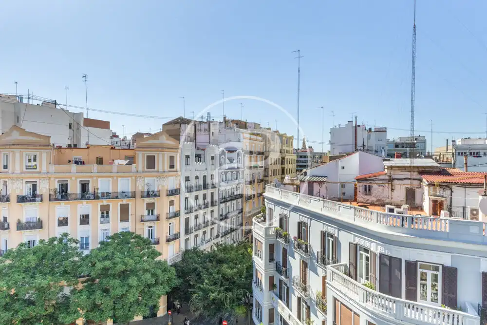 Exterior view of Attic for rent in Valencia  with Air Conditioner, Heating and Terrace