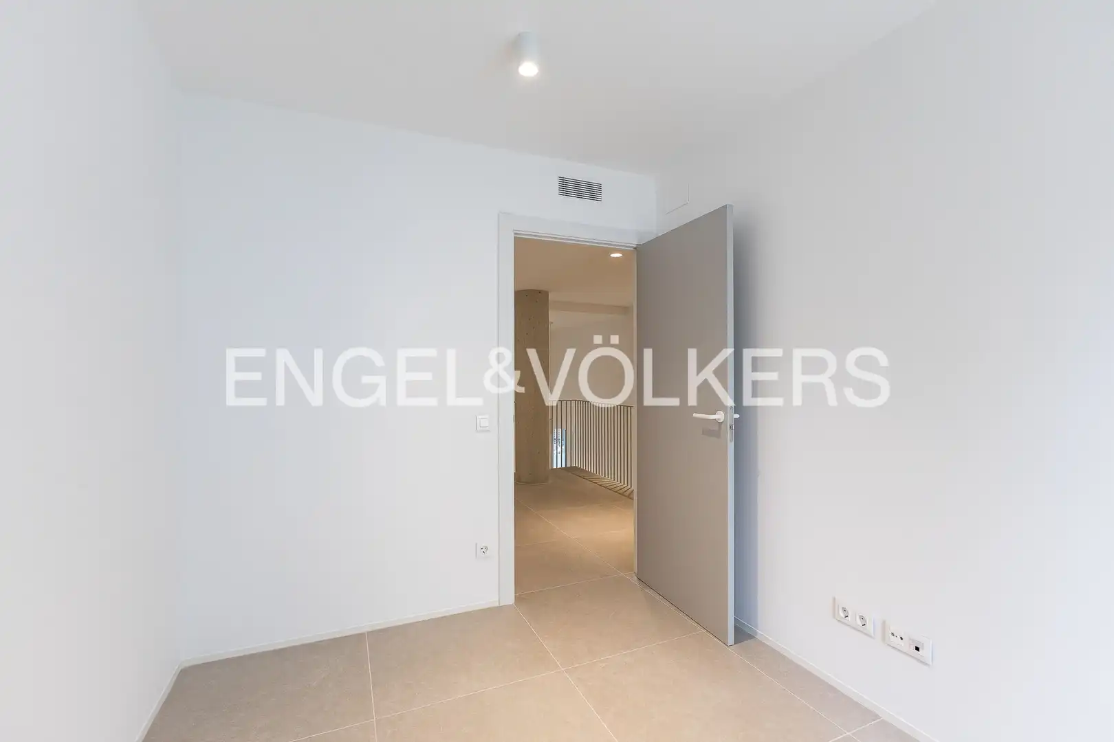 Wohnung zum Verkauf in L'Hospitalet de Llobregat mit Klimaanlage, Heizung und Terrasse