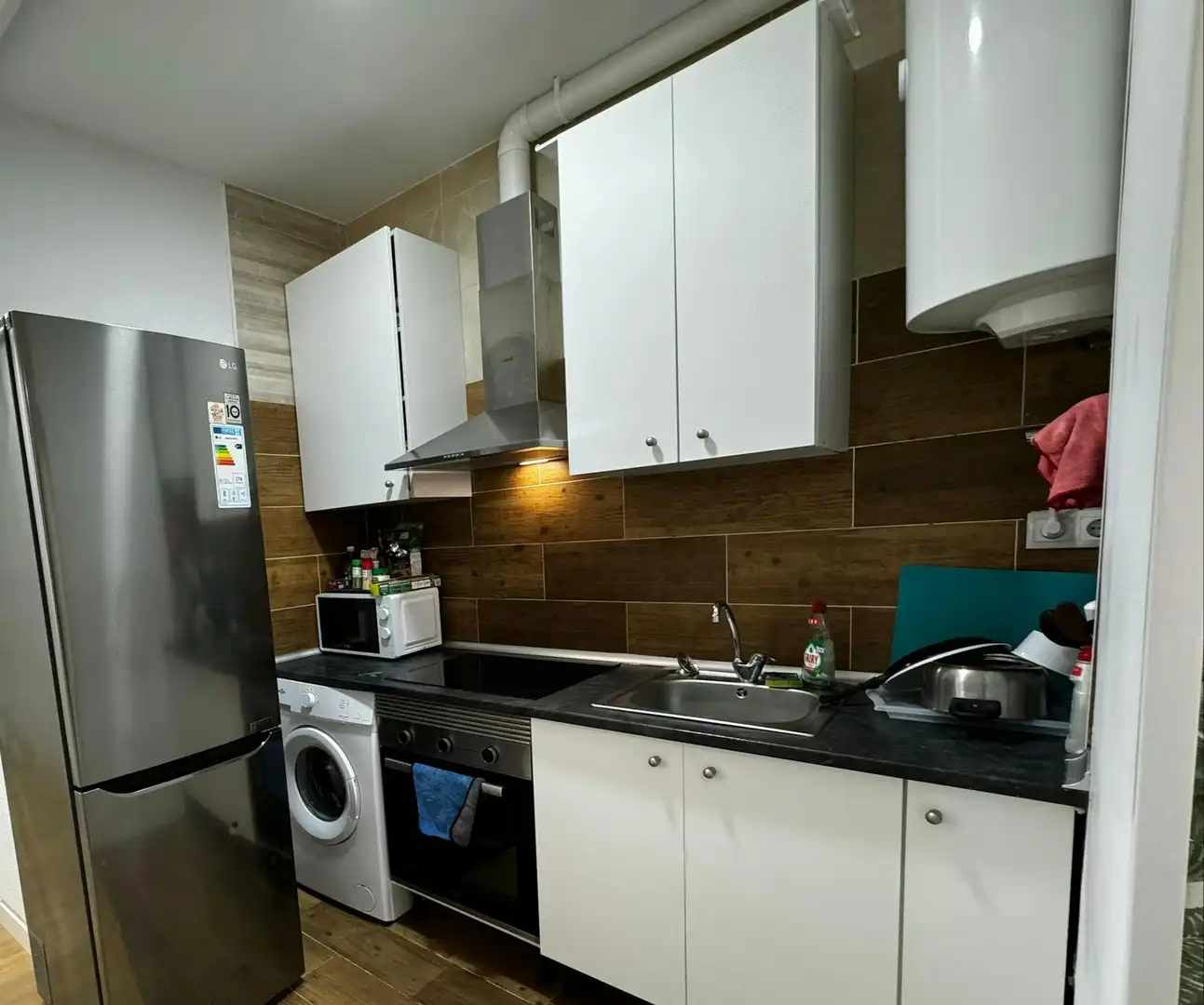 Cocina de Piso para compartir en Madrid con Aire acondicionado, Calefacción y Lavadora