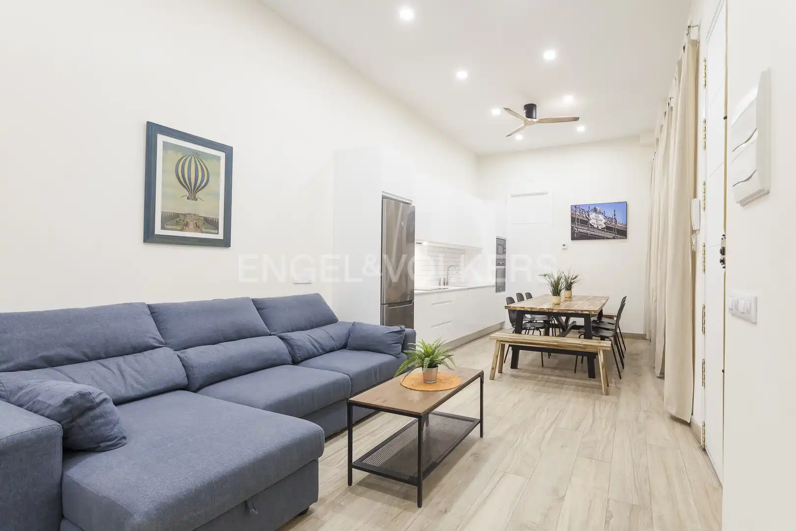 Sala de estar de Apartamento de alquiler en Madrid con Aire acondicionado, Calefacción y Amueblado