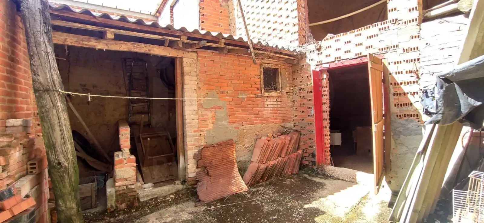 Außenansicht von Country house zum Verkauf in San Justo de la Vega mit Heizung