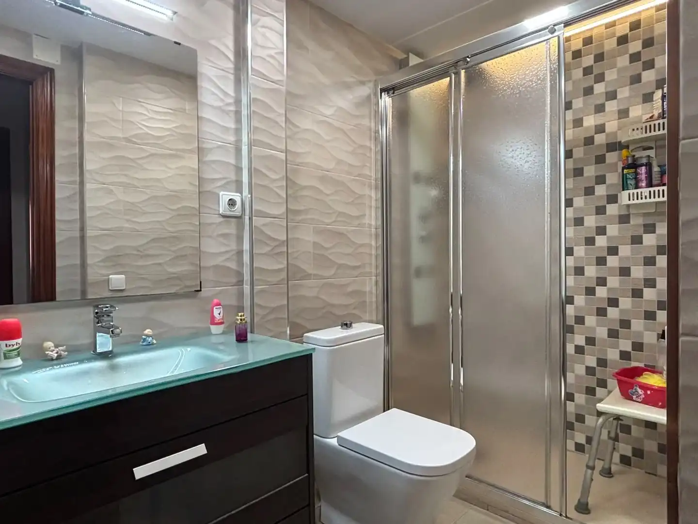Bathroom of Apartments for sale in Mataró  with Air Conditioner and Balcony