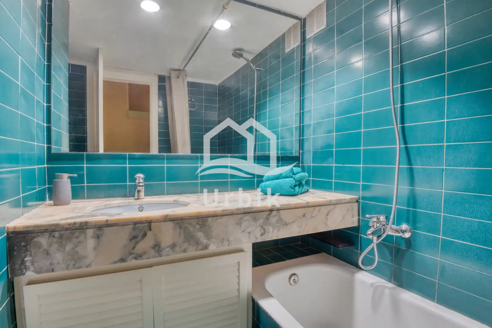 Badezimmer von Wohnung zum Verkauf in Castell d'Aro, Platja d'Aro i s'Agaró mit Terrasse, Möbliert und Balkon