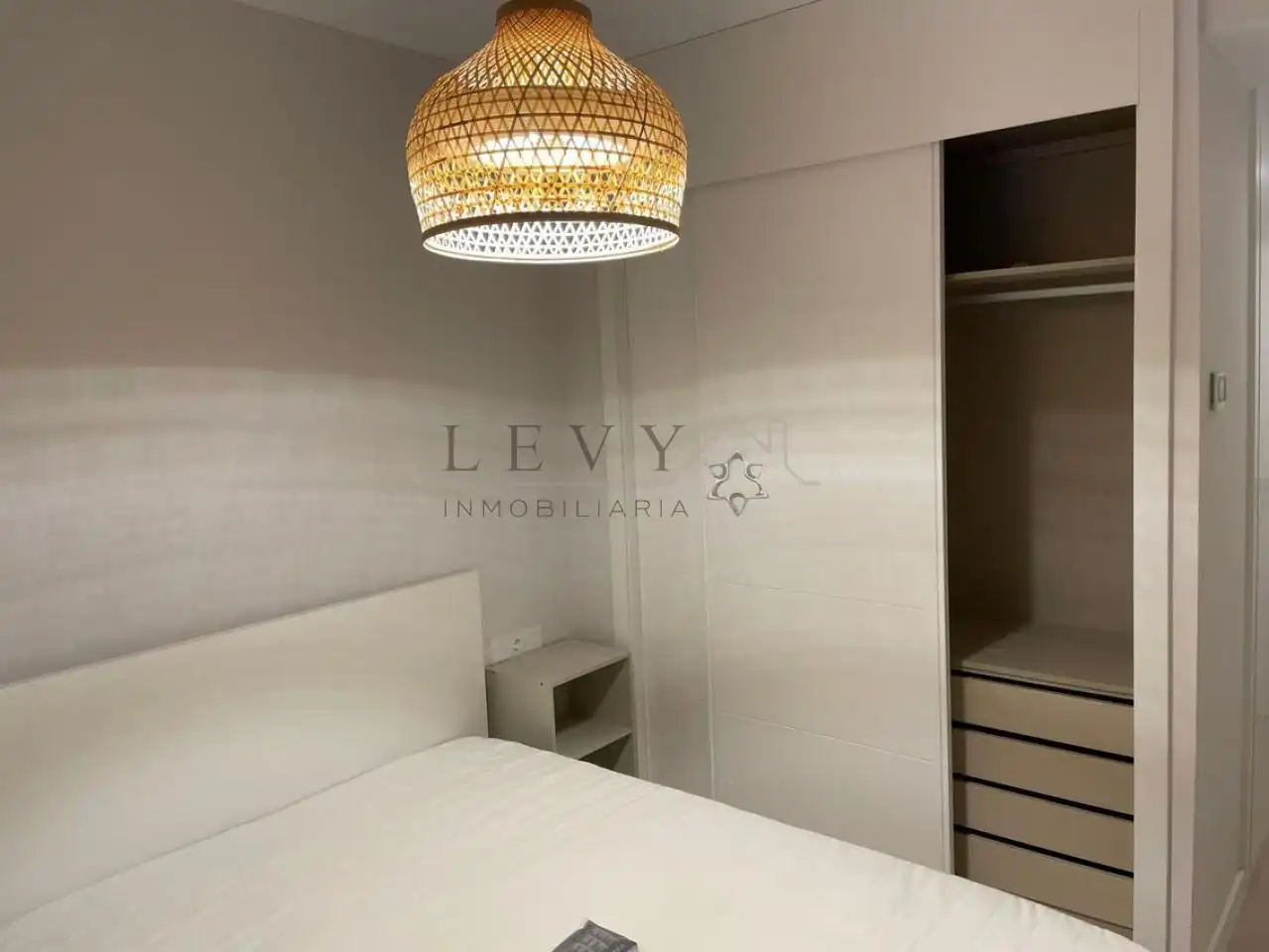 Habitación de Piso en venta en Málaga con Calefacción, Trastero y Piscina