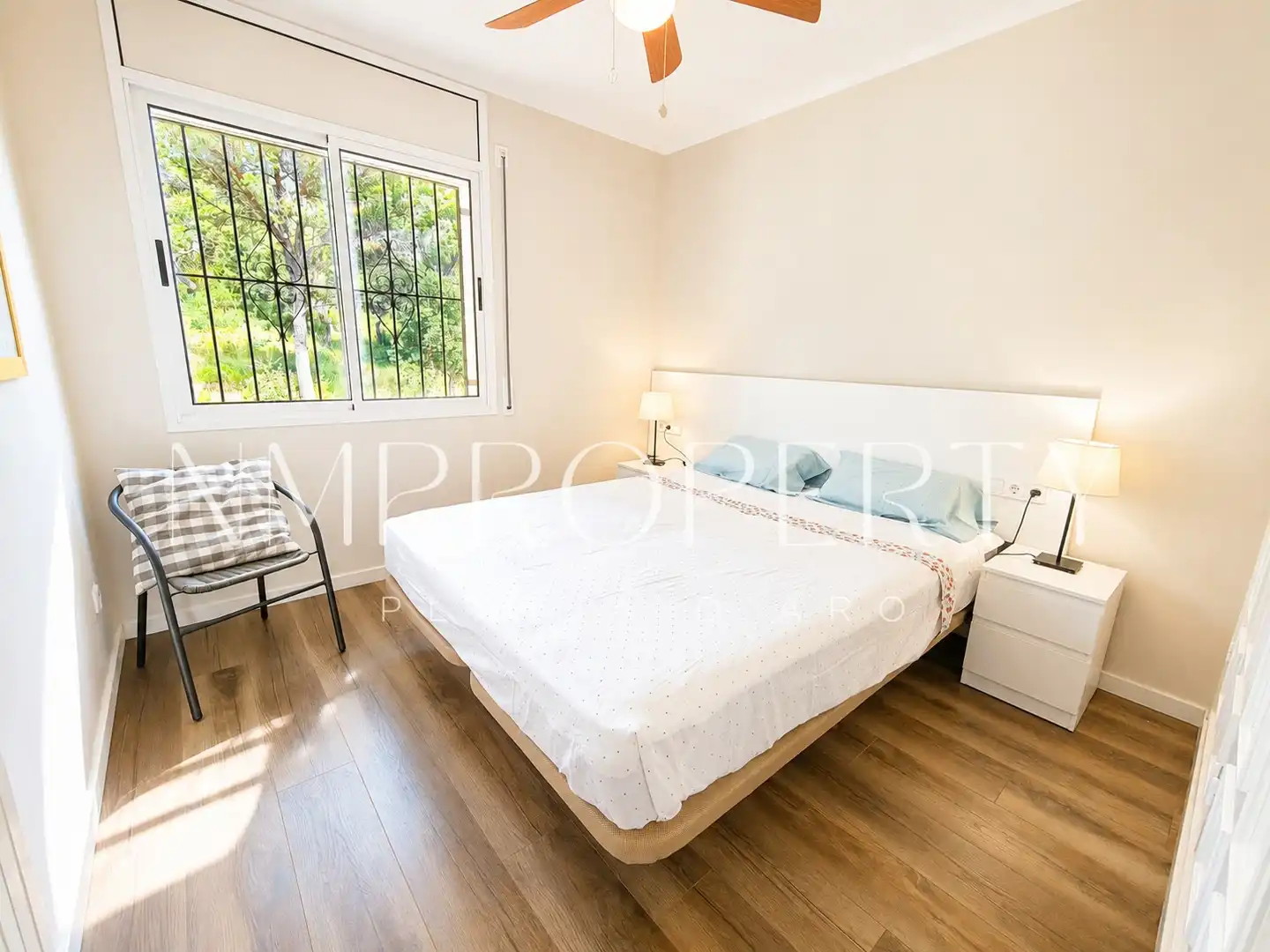 Schlafzimmer von Einfamilien-Reihenhaus zum Verkauf in Castell d'Aro, Platja d'Aro i s'Agaró mit Heizung, Privatgarten und Parkett